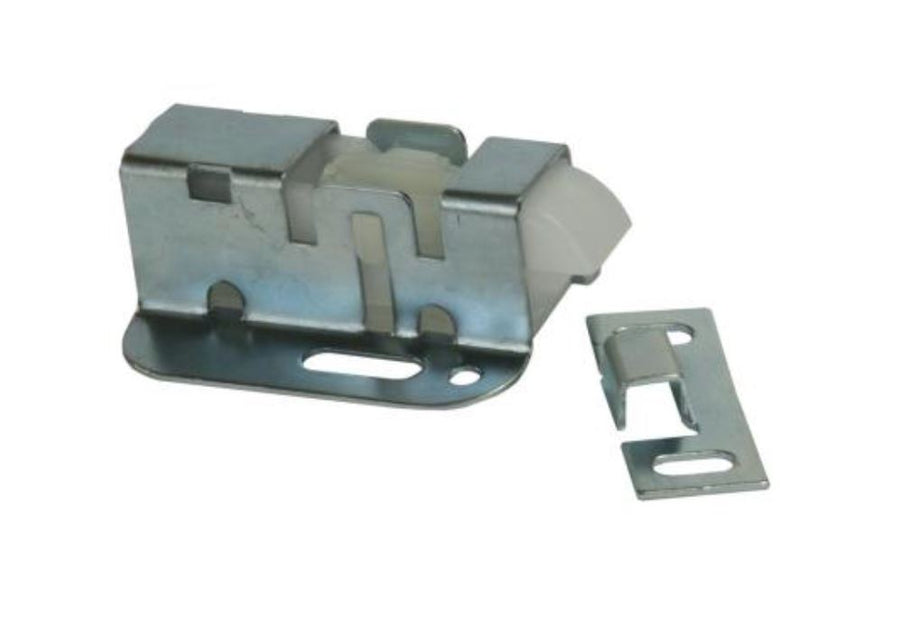 PULL-TO-OPEN CAB CATCH